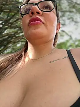 DIANITA_1988 - squirt in the street 😈😈💦