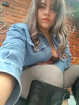 Ivy_enjoy - Friend oil my ass in public,