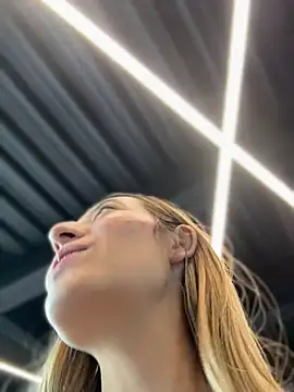 Kloe__t18 - Rife dildo in the bathroom of gym