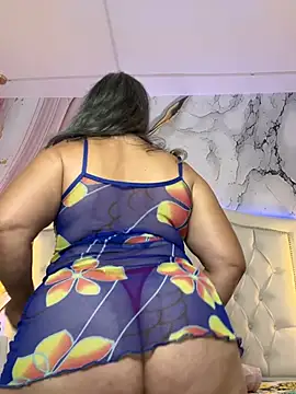 Lucy_Milf_474 - RIDE DILDO IN PUSSY