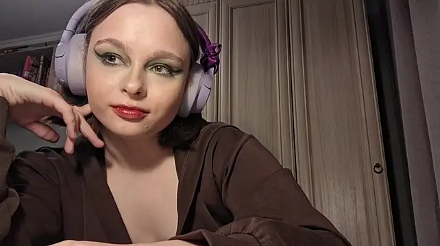 WoodPracice - you wanna see my nipples 💕