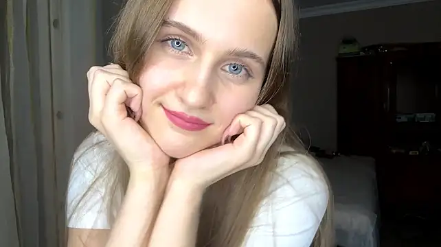 TabathaSpontak - make an angry face