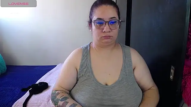 Kattybbwbigboobs_ - play pussy