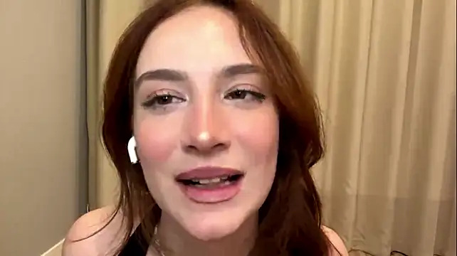 ConstanceMayo - kiss the camera