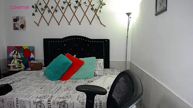 Naughty_girl_4u - lick my feets and tits love🥵😋😈