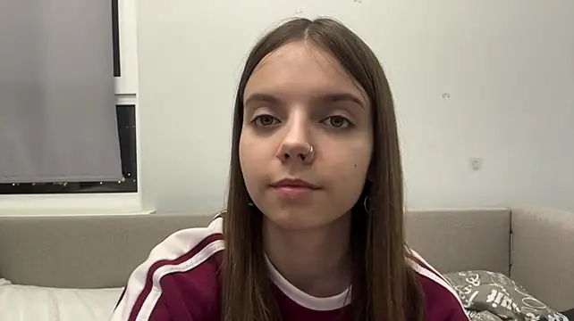 LisaPorse - show feet + rub my cheeks