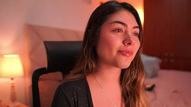 Lau_Bee - let me feel ur nauhgty tickles😋
