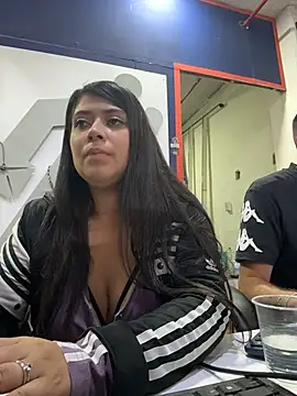 Emilyjohanson - I suck my boss's penis