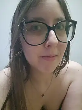 Sarah459 - Nyál cicire és puncira