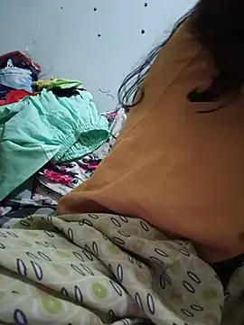 Nandundi - Show pussy in public