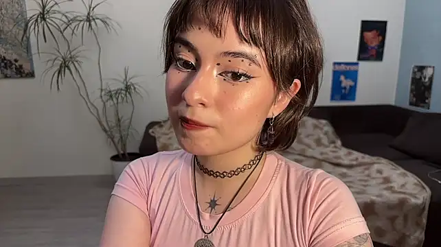 AnyaSumaya - bite my lips close up