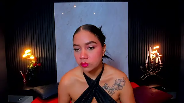 MiaWolton - spanking on the bottom for 5 minutes
