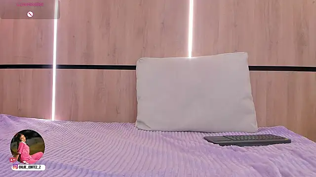 Chloe_cortez - Fingering hard that wet pussy