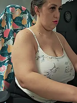 AvaSquirtMilf - oil topless boobs +🎁
