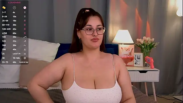 Queen_Monica_ - make me happy