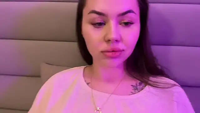AlmaryKim - show ass + spanks + body + feet