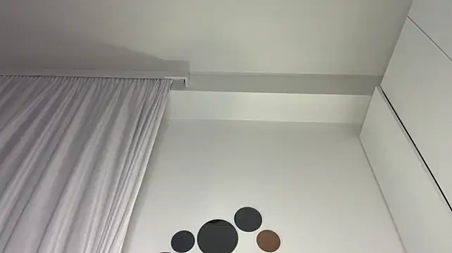 Barbie_Aria - pinch my nipples x5 to make them hard