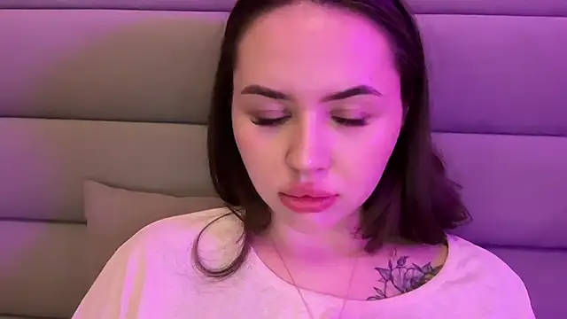 AlmaryKim - show ass + spanks + body + feet