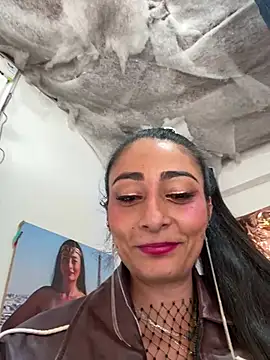 IsabellaMariet - squirt in public