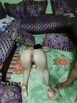 Amira_vs_amir