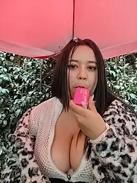 Cristal__04 - Put nipple covers in a bar