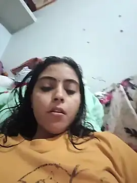 Nandundi - Show pussy in public