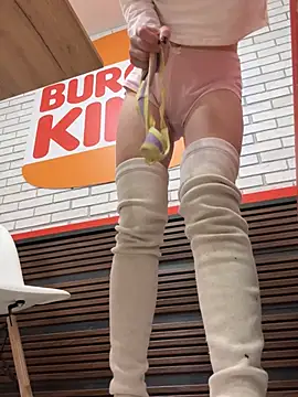 Kira_mia - make my ass red under table in BK