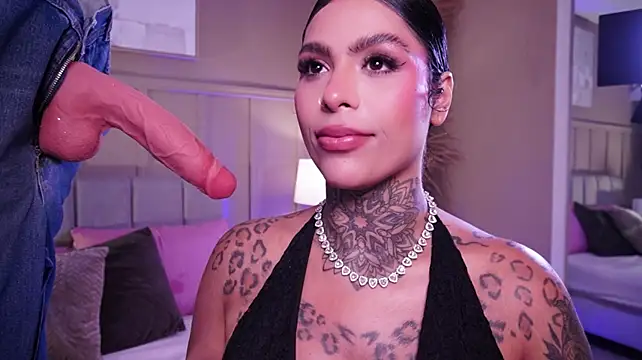 Curvyliciousss - SALIVA EN TODA LA CARA/SALIVA IN FACE