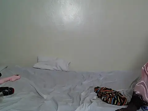 EbonyBabyG - show pussy