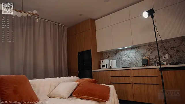 LinaKinky - Dangerous Handbra Tease