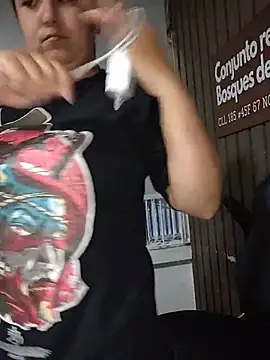 Cute_Penelope - He sucked on my tit at work🤫shh