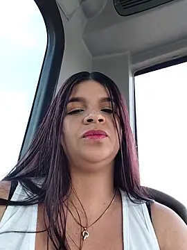 Layla-daring - Drooling tits in public
