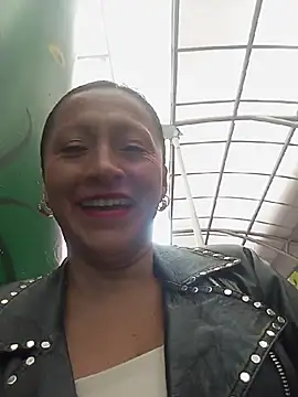 Vely_ - Removing a bra in public