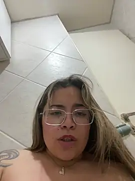 Lindalatina2001 - MONTAR DILDO DE FRENTE+TETAS LIBRE