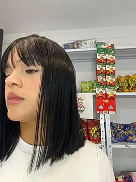Bella-Ferrer - show pussy 💗