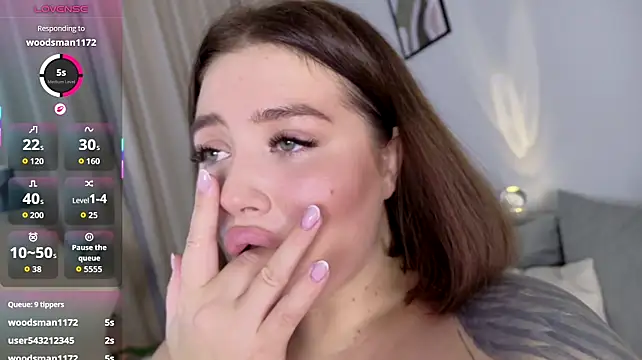 KylieLips - Suck dildo