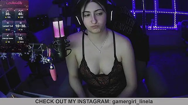 Gamergirl-Linela - LT Gets Shower Video