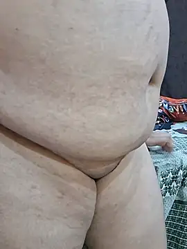 Secret_Jodi - standing and urinating on husband