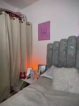 AlynAllen - shake shake ass and tits