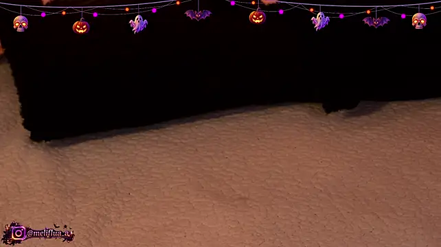 Melifluaa - glide the ice slowly over your tits <3