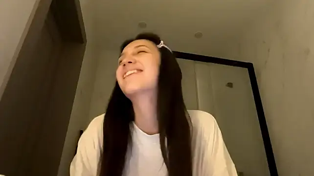 MarinaTuray - FLASH MY BOOBS 1 min
