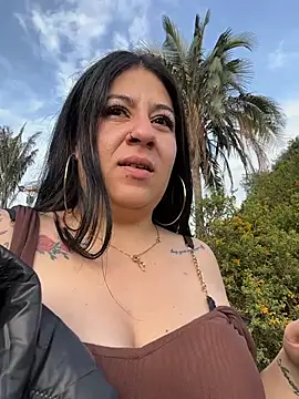 MeganCollins - Show buttocks quickly in the park 😜
