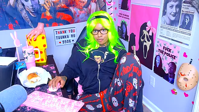 Spookiebaddie - finger asshole + butt plug🍭