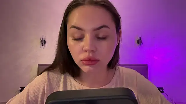 AlmaryKim - show ass + spanks + body + feet