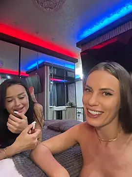 _JessyRey_ - Pillow battles when you control lush 🤭
