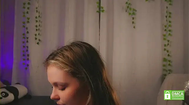 Tender_beauty - Play with fingers between my legs :3