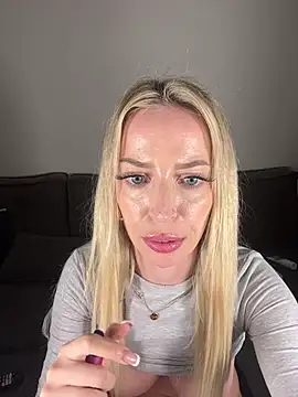 Katharina_Wagner - Finger tief lutschen und stöhnen😈