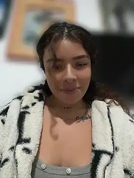 Hally-jensen1 - Two finger pussy