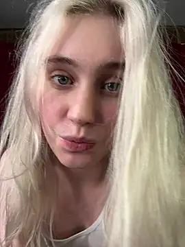 LovelyMiu - flash my fat ass:)