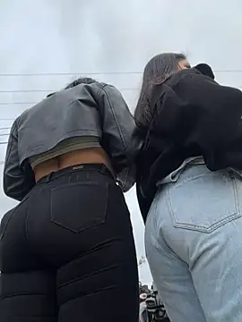 AlannaEvons - Tits Out + Spank In Public 🍒😈